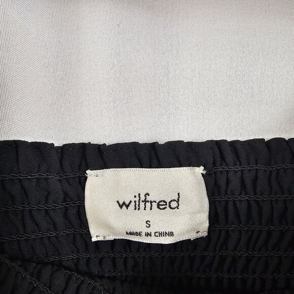 Aritzia Wilfred Smocked Blouse in Black - Size S - Picture 2 of 9